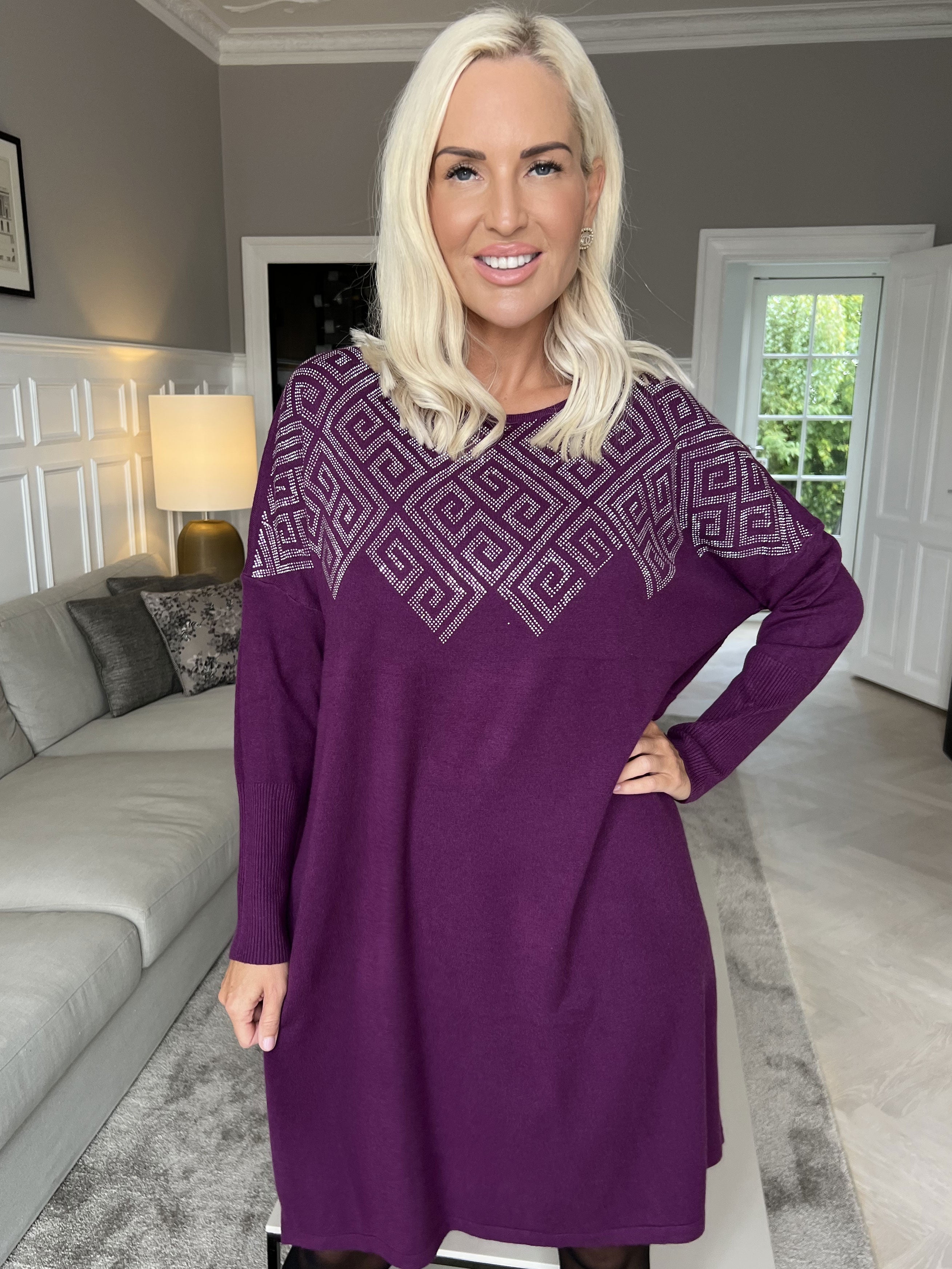 Luna - Mjuk stickad plus size klänning med strass